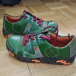 Womens TMA Eyes Fashion Sneaker